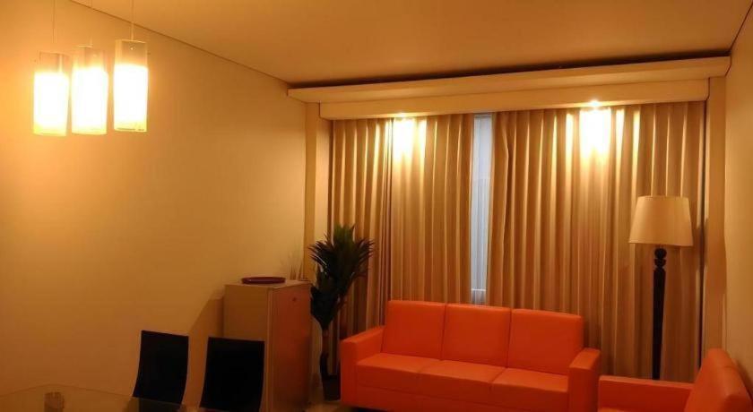Kharisma Hotel Мадиун Экстерьер фото
