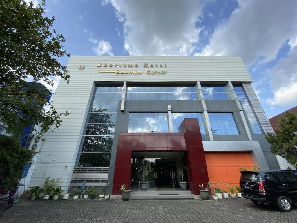 Kharisma Hotel Мадиун Экстерьер фото