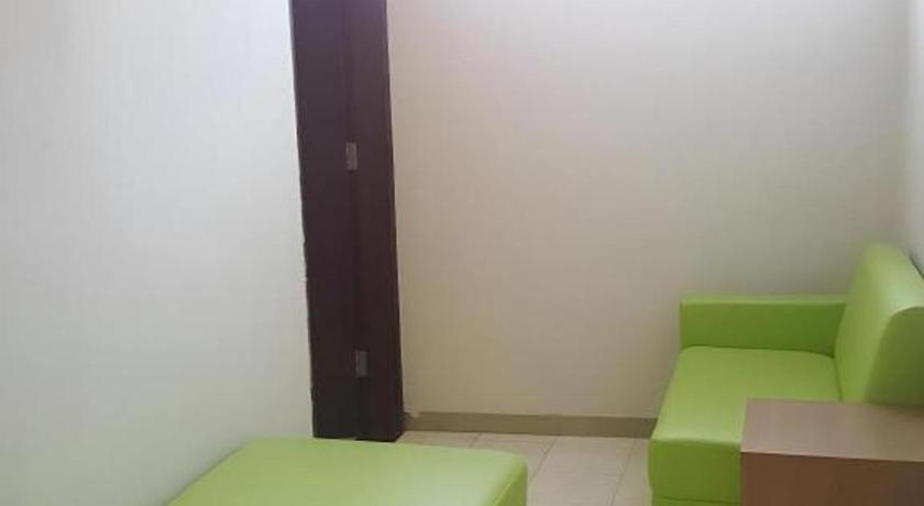 Kharisma Hotel Мадиун Экстерьер фото